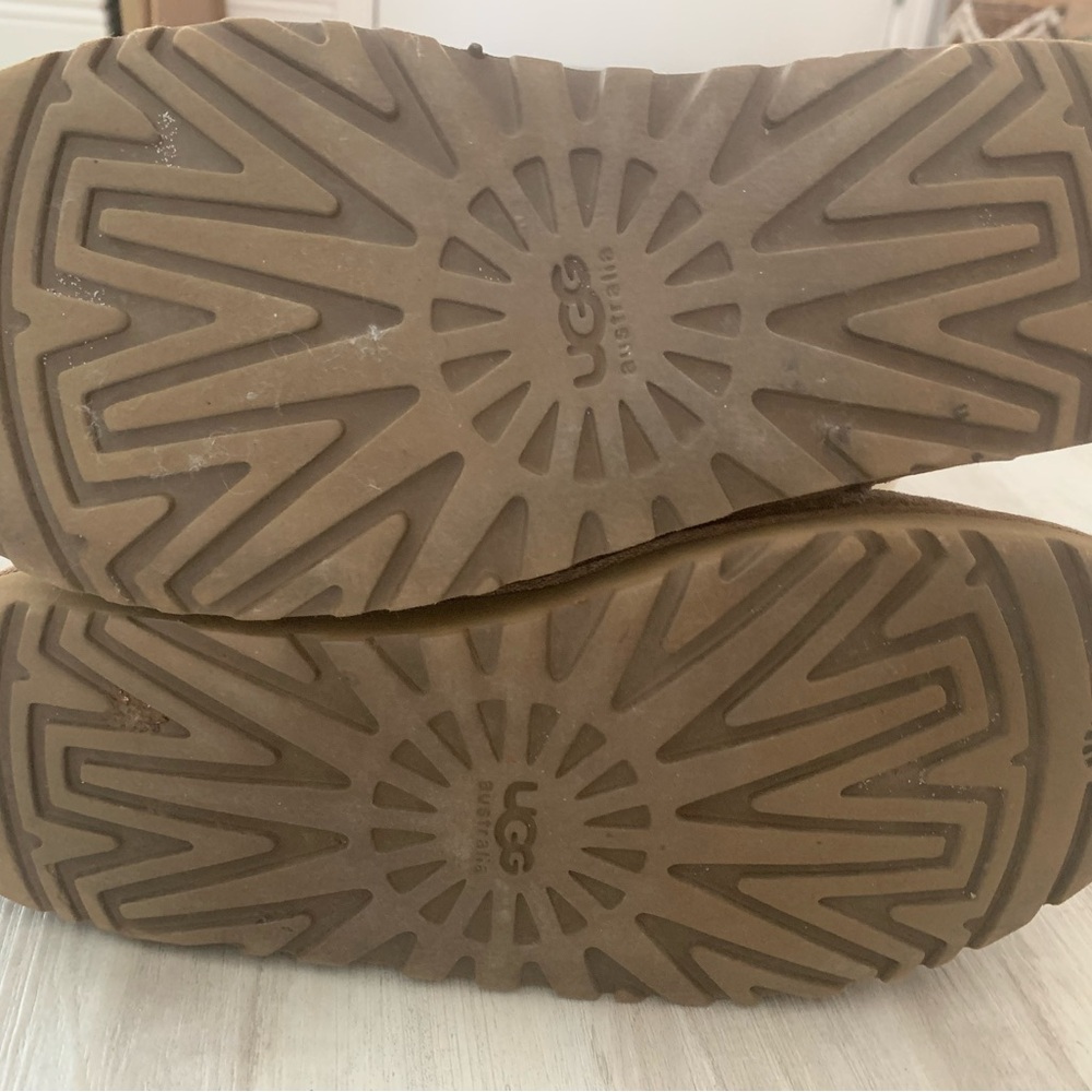 UGG Authentic Bailey Button Sheepskin Boot size 9… - image 3